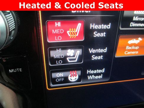 Used 2020 RAM 1500 Laramie image 16