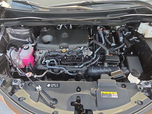 Certified 2024 Toyota Sienna XLE image 30