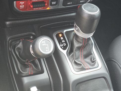 Used 2019 Jeep Wrangler Unlimited Rubicon AWD/4WD image 10