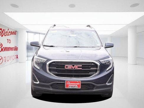 Used 2018 GMC Terrain SLE w/ Driver Convenience Package FWD image 4