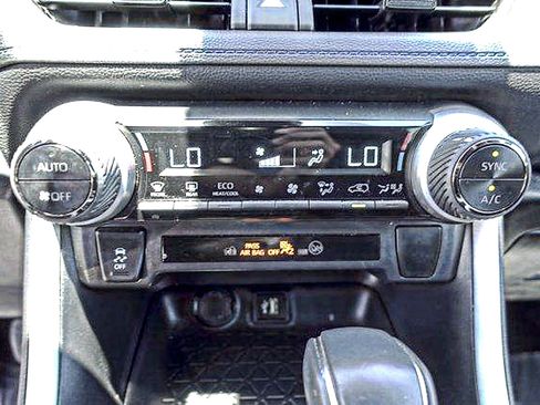 Used 2024 Toyota RAV4 SE AWD/4WD image 21