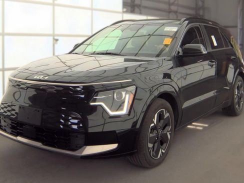 Certified 2023 Kia Niro Wind w/ Wind Preserve Package FWD image 4