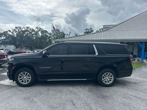 Used 2023 Chevrolet Suburban LT RWD image 2