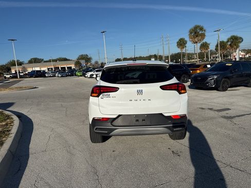 Used 2024 Buick Encore GX Preferred w/ Comfort Package image 3