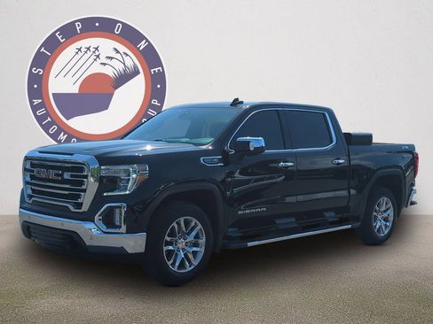Used 2021 GMC Sierra 1500 SLT w/ SLT Premium Plus Package AWD/4WD image 2