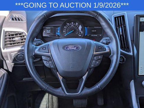 Used 2024 Ford Edge SEL image 11