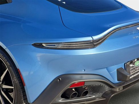 Used 2020 Aston Martin V8 Vantage Coupe image 34