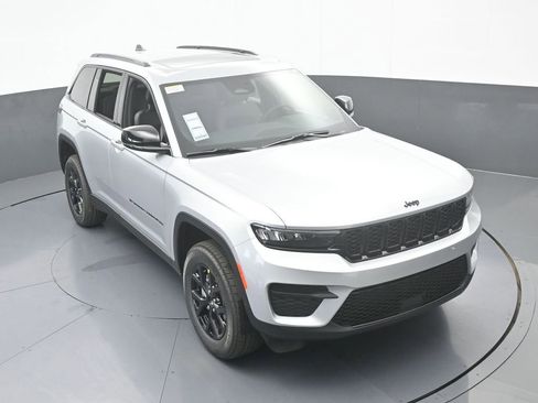 New 2025 Jeep Grand Cherokee 4WD image 48