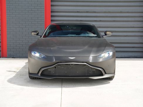Used 2019 Aston Martin V8 Vantage Coupe image 4