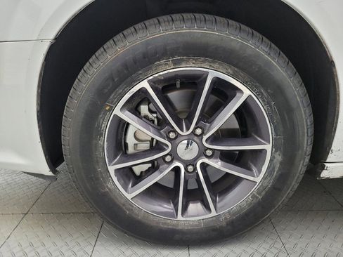 Used 2017 Dodge Grand Caravan SXT FWD image 31
