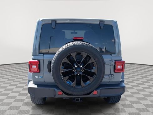 Used 2023 Jeep Wrangler Unlimited Sahara w/ Cold Weather Group AWD/4WD image 6