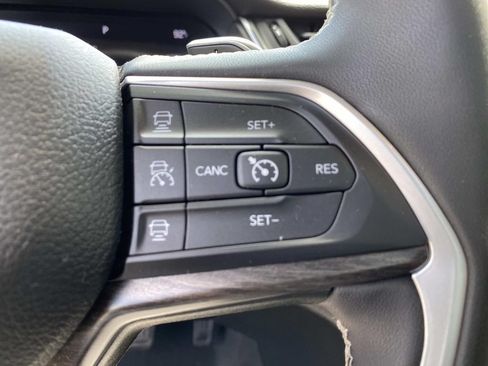 Used 2023 Jeep Grand Cherokee L Limited w/ Black Appearance Package AWD/4WD image 20
