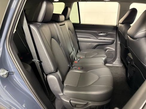 Certified 2026 Toyota Grand Highlander AWD image 32