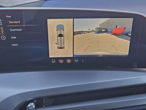 Used 2026 Cadillac Vistiq Premium Luxury image 18