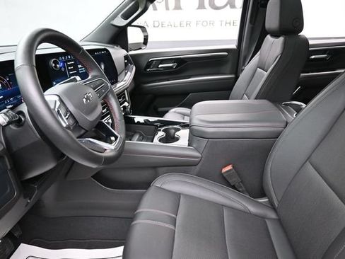 Used 2025 Chevrolet Suburban RST w/ Comfort Package AWD/4WD image 16