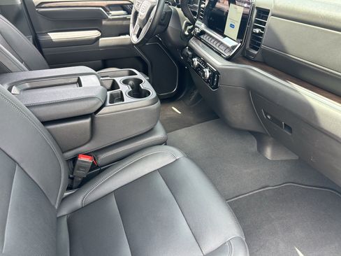 Certified 2025 GMC Sierra 1500 SLT AWD/4WD image 11