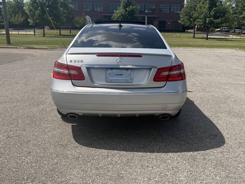 Used 2011 Mercedes-Benz E 350 Coupe image 11