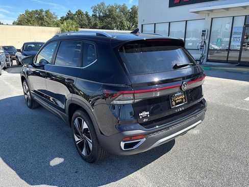 New 2025 Volkswagen Taos SE image 4