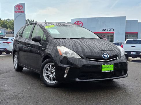 Used 2012 Toyota Prius V Three image 1