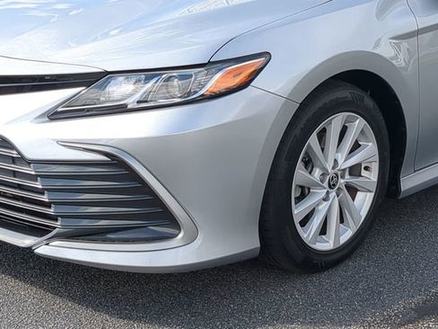 Used 2022 Toyota Camry LE FWD image 9