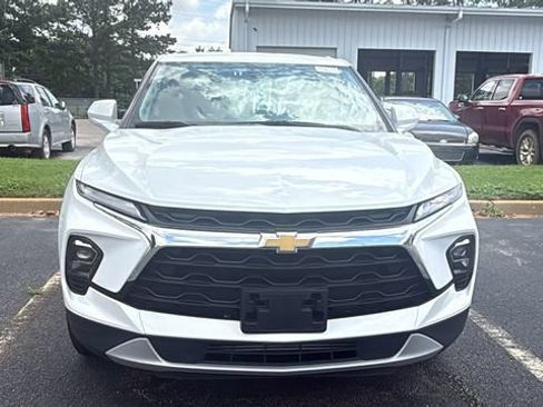 Used 2025 Chevrolet Blazer LT FWD image 1
