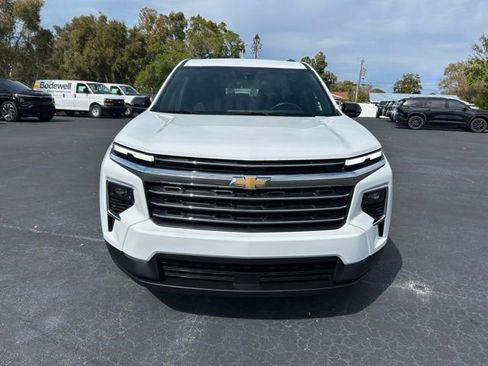 Certified 2025 Chevrolet Traverse LT image 2