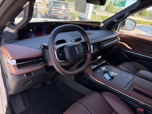 New 2026 Lincoln Navigator Reserve AWD/4WD image 13