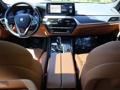 Used 2023 BMW 530e xDrive w/ Premium Package AWD/4WD image 24