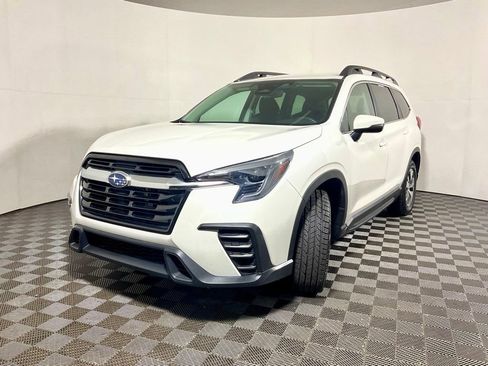 Used 2023 Subaru Ascent Premium w/ Convenience Package AWD/4WD image 2