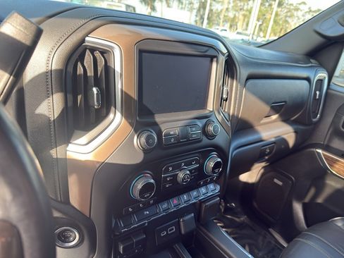 Used 2022 Chevrolet Silverado 1500 High Country w/ Z71 Off-Road Package image 16