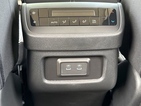 New 2026 Nissan Pathfinder SV w/ SV Premium Package FWD image 18