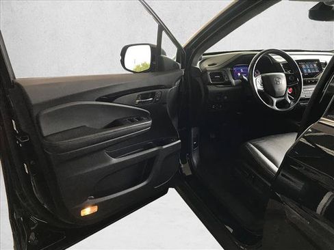 Used 2022 Honda Pilot Touring image 14