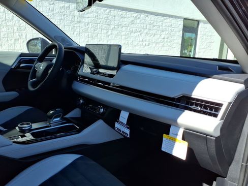New 2026 Mitsubishi Outlander SE FWD image 17