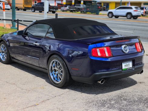 Used 2010 Ford Mustang GT image 10
