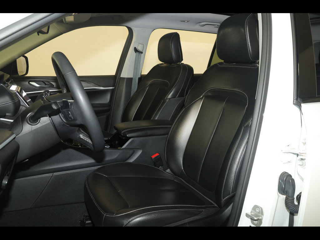 Used 2023 Jeep Grand Cherokee L Limited AWD/4WD image 25