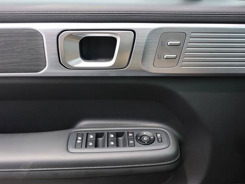 Used 2025 Hyundai Santa Fe Limited AWD/4WD image 34