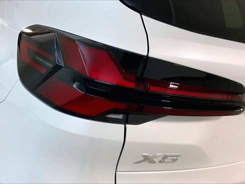 New 2026 BMW X5 xDrive40i w/ Executive Package image 14