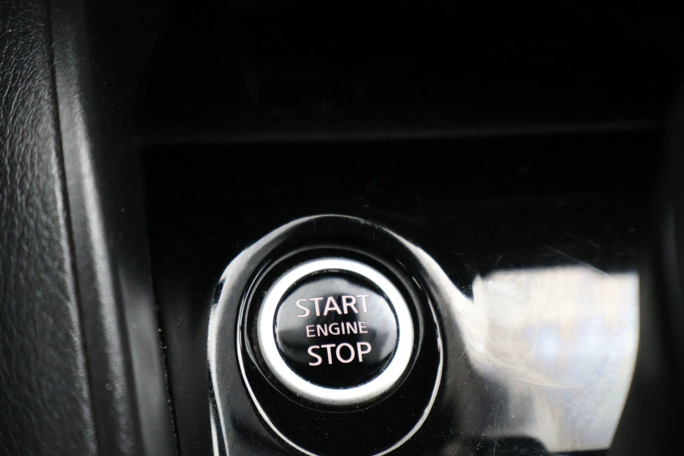 Used 2023 Nissan Versa SV FWD image 27