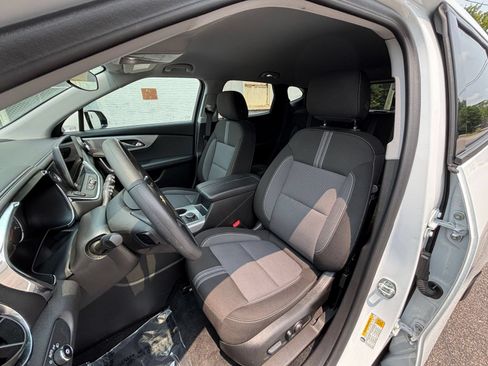 Used 2025 Chevrolet Blazer LT FWD image 36