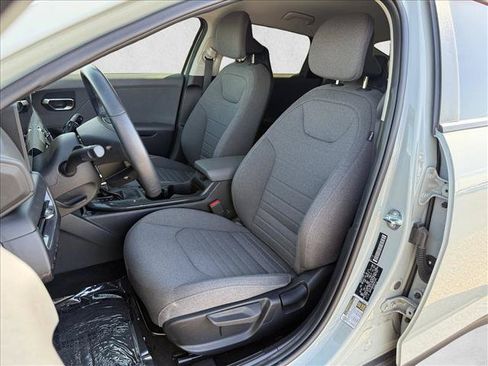 Used 2025 Kia K4 EX FWD image 11