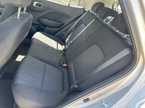 Used 2025 Hyundai Venue SE FWD image 14