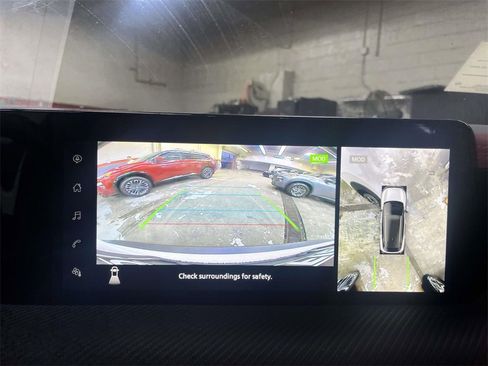 Certified 2025 Nissan Kicks SR w/ SR Premium Package image 18