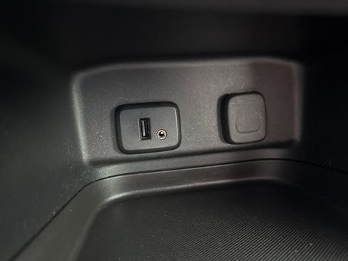 Used 2018 Chevrolet Equinox LT image 23