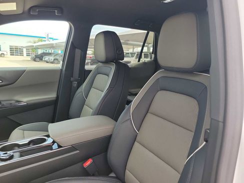 New 2026 Chevrolet Equinox LT w/ Convenience Package II FWD image 15