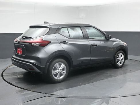 Used 2024 Nissan Kicks S image 5
