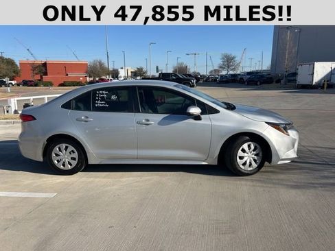 Used 2022 Toyota Corolla L image 2