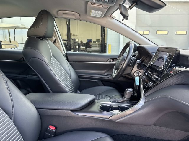 Used 2021 Toyota Camry SE FWD image 10