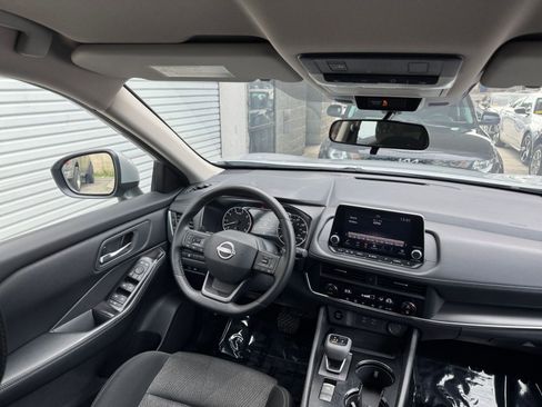 Used 2025 Nissan Rogue SV image 35