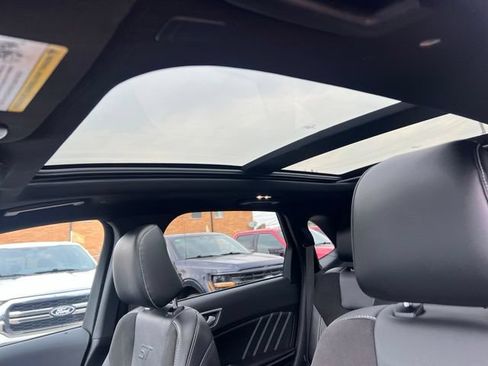 Certified 2023 Ford Edge ST w/ Equipment Group 401A AWD/4WD image 19
