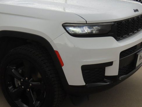 Used 2021 Jeep Grand Cherokee L Laredo AWD/4WD image 5